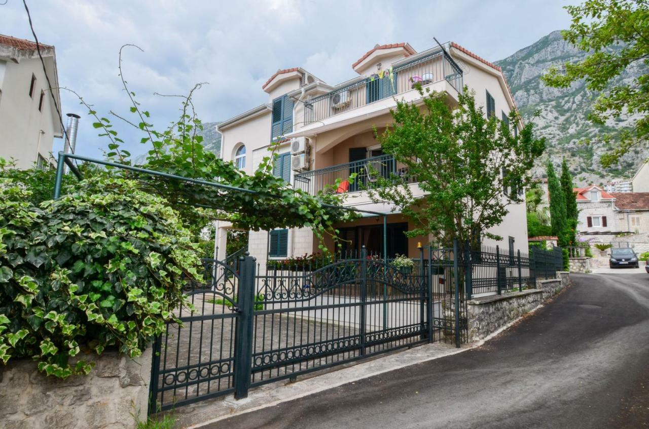 Apartment Radulovic Котор Екстер'єр фото