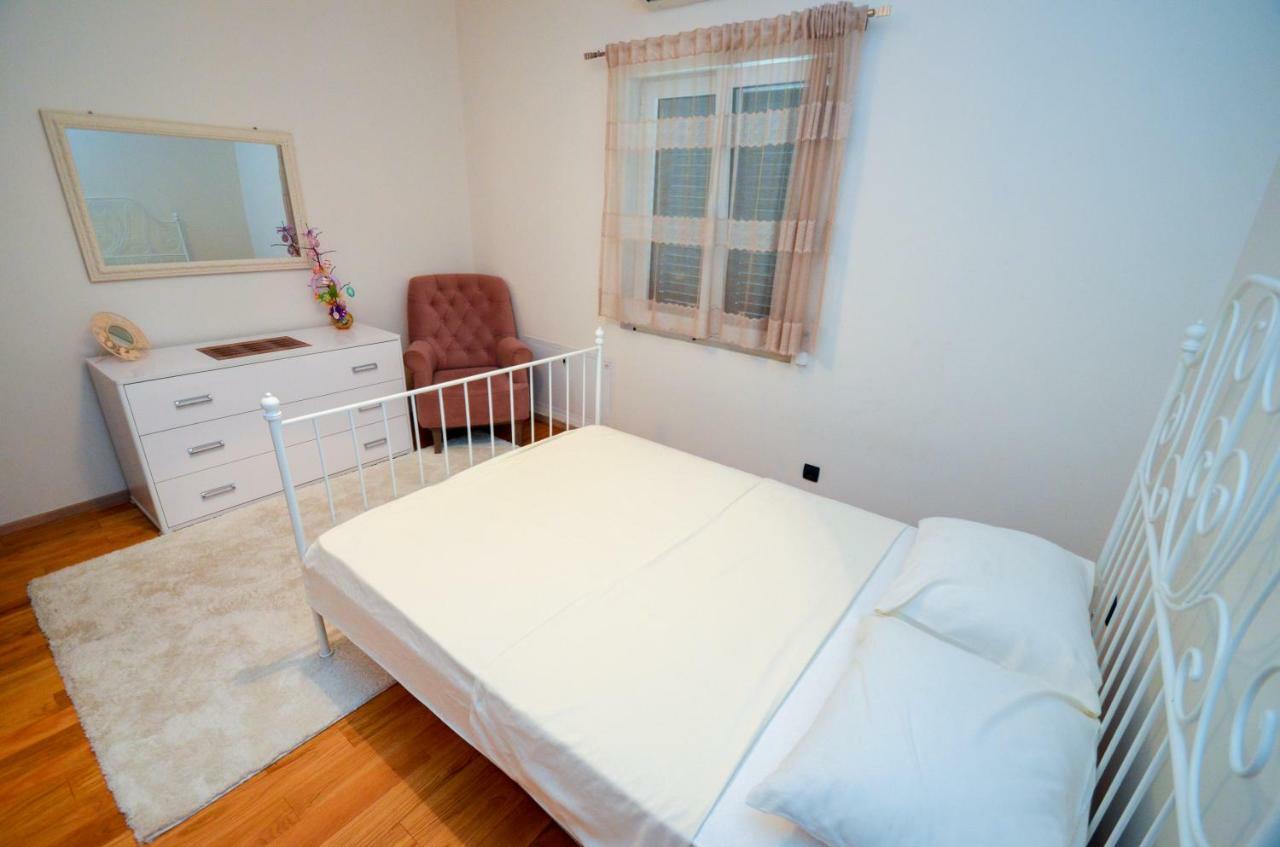 Apartment Radulovic Котор Екстер'єр фото