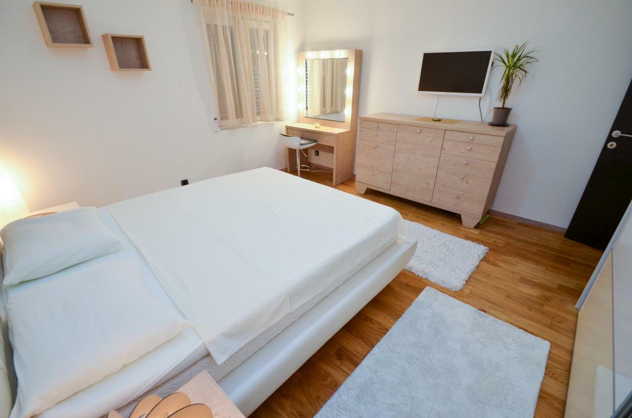 Apartment Radulovic Котор Екстер'єр фото